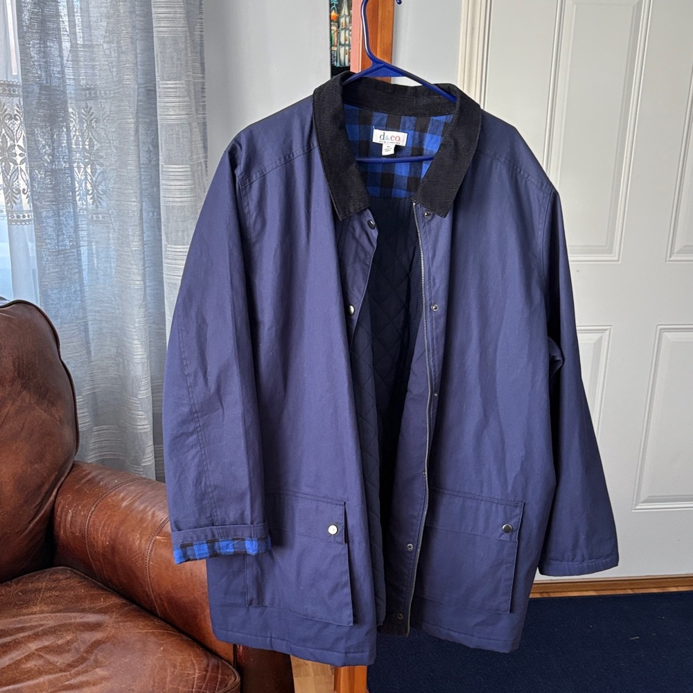 Elegant Navy Trench Coat with Black Collar